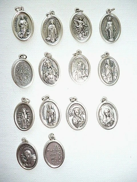 TRADITIONAL SAINTS MEDALS    Made in Italy - Image 2 of 4