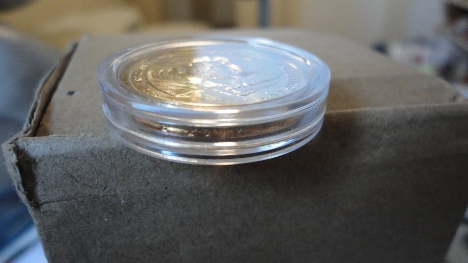 2007 George Washington Presidential dollar error lettering upside down gold coin - Image 2 of 4