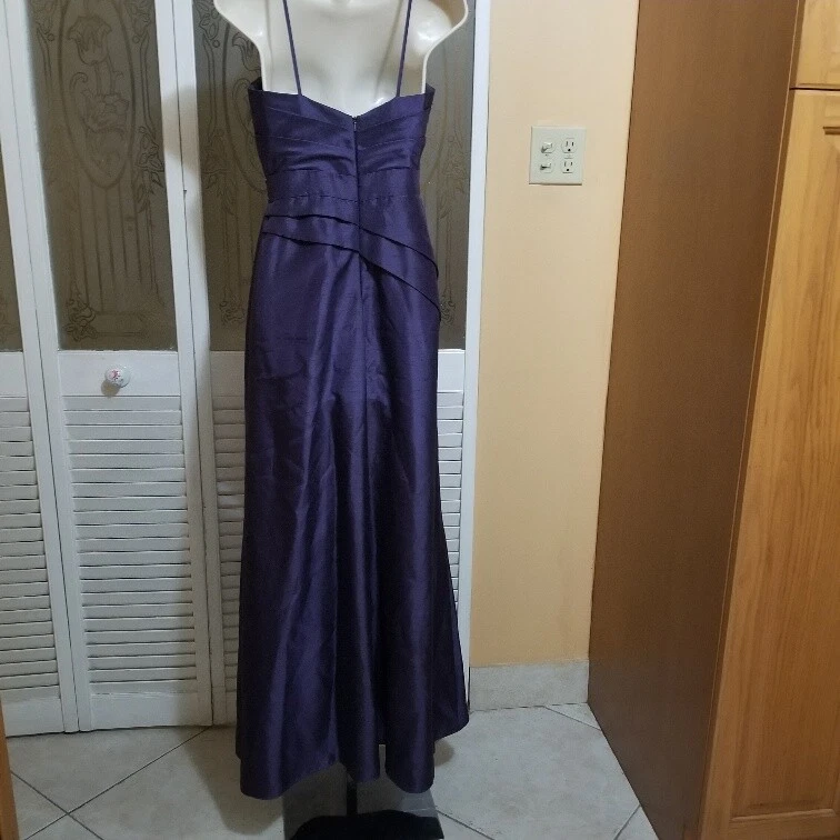 DAVID'S BRIDAL LADIES BEAUTIFUL PURPLE BEADED EMPIRE DRESS - SIZE 6 - Image 2 of 4