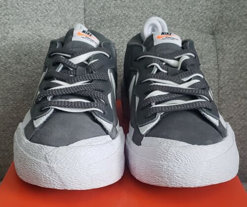 Nike Blazer Sacai gris oscuro talla 9,5- DD1877022 - Imagen 2 de 5