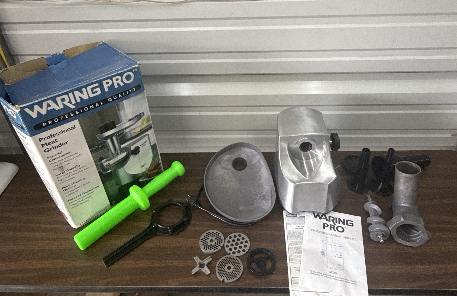 Waring Professional Meat Grinder MG800 Stainless Steel w/Att