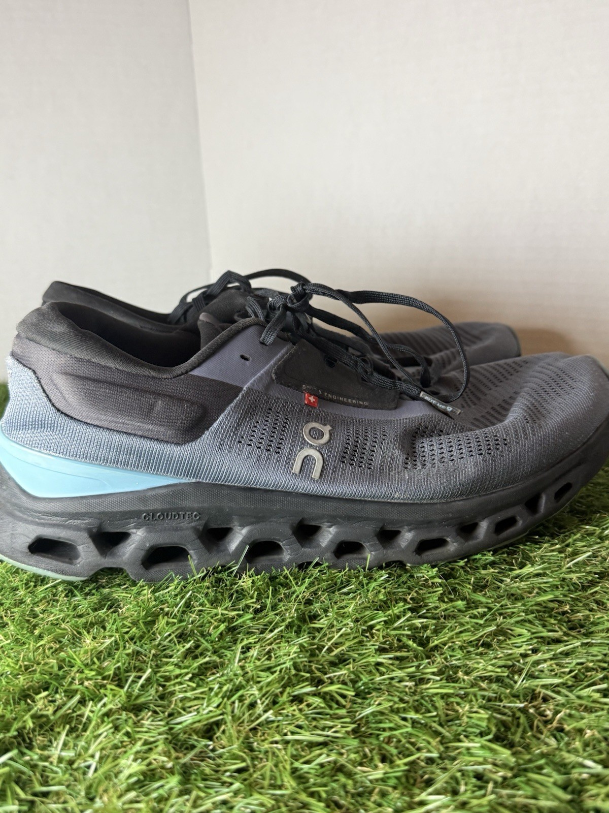 On Cloudstratus Men’s Low Top Athletic Sneakers Gray Black Blue Mesh Upper