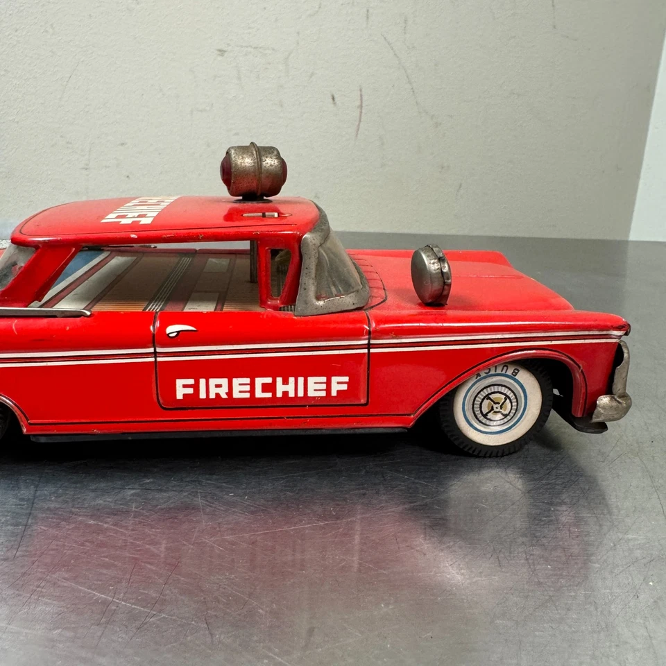 Vtg 1950s Yonezawa Toys Co Japan BUICK LASABRE Fire Chief Press Tin Litho Car - Image 4 of 4