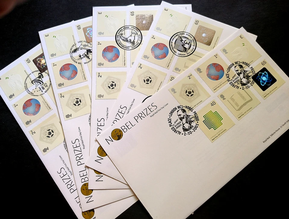 Great Britain UK "NOBEL PRIZES" 5 FDC with Unique Stamps & Special Postmark 2001 - Image 3 of 4