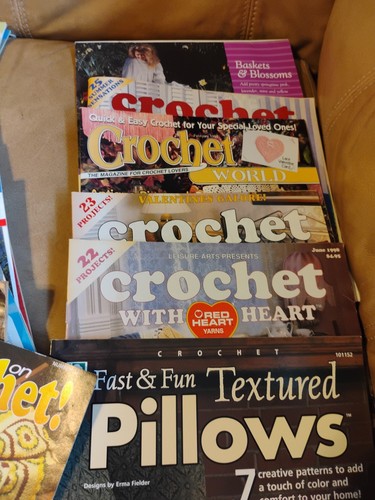 Lot Of 25 Crochet Magazines - Picture 5 of 5