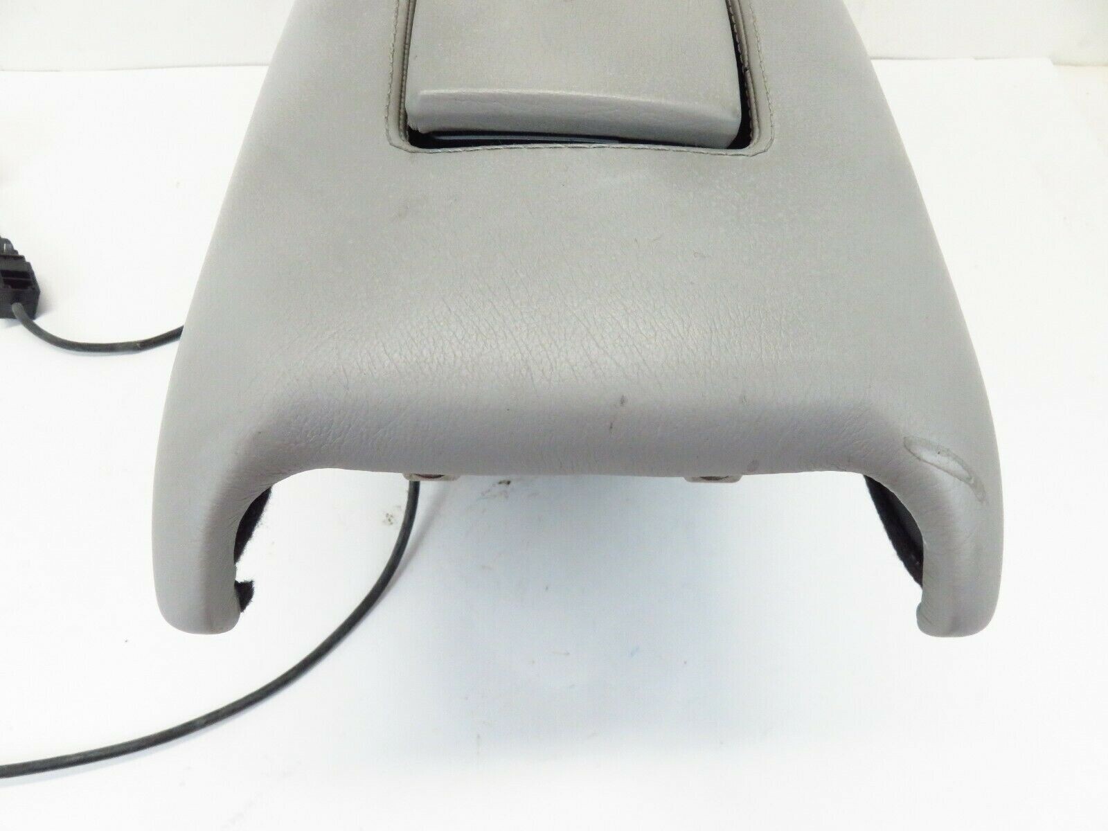 2006 Maserati Quattroporte Center Console Lid w/ Phone Storage Arm Rest M139 OEM