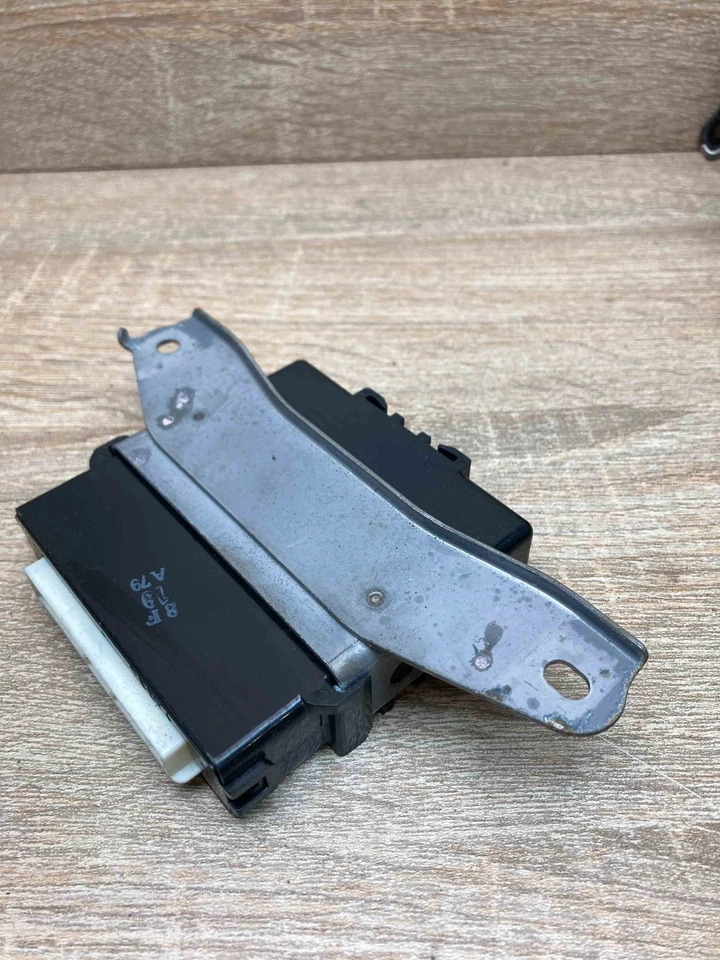 89990 47020 232500 0072 Denso Toyota Prius Smart Key Module Control Unit - Image 3 of 4