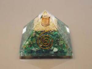 Metaphysical-LargeLG-70mm-GreenAventurine-Pyramid-Heart-Chakra-For-Luck-Sucess