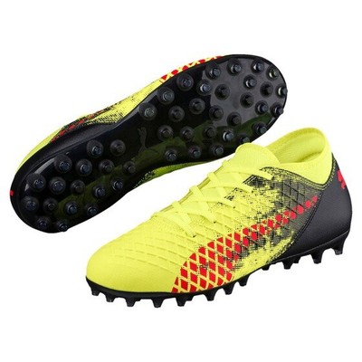 ladies football boots