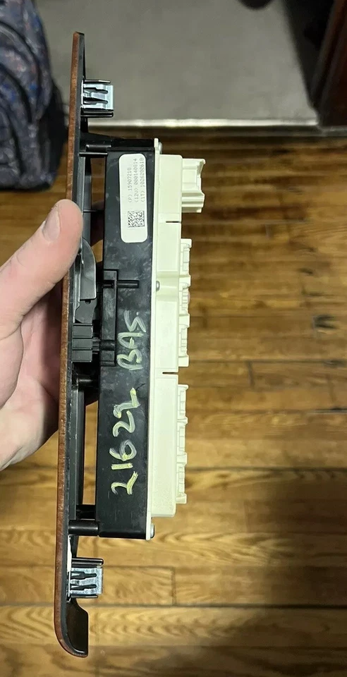 🔥07-13 Cadillac Escalade Front Passenger Power Window Switch Control 15906882 - Image 4 of 4