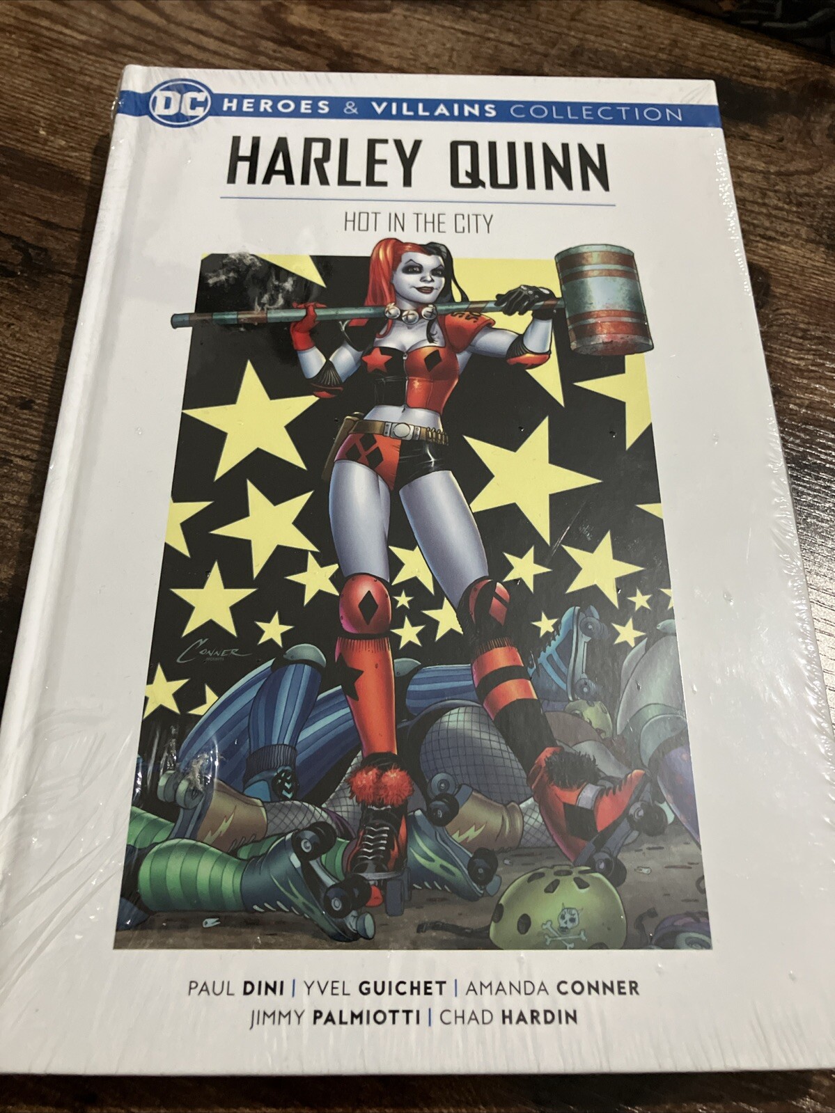DC Heroes & Villains Collection Harley Quinn Hot In The City hardcover