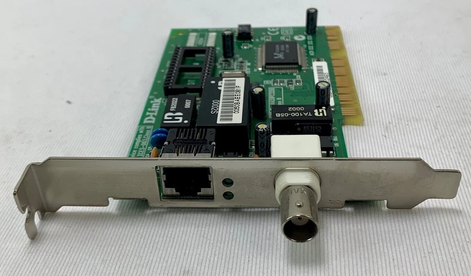 Tarjeta adaptadora Ethernet D-Link DE-528CT Foto 2 de 3