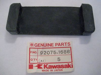 KAWASAKI VN1500/ZX1100/ZR/ZL/ZG/ZX/VN/EX/EN/EL FUSE BOX DAMPER