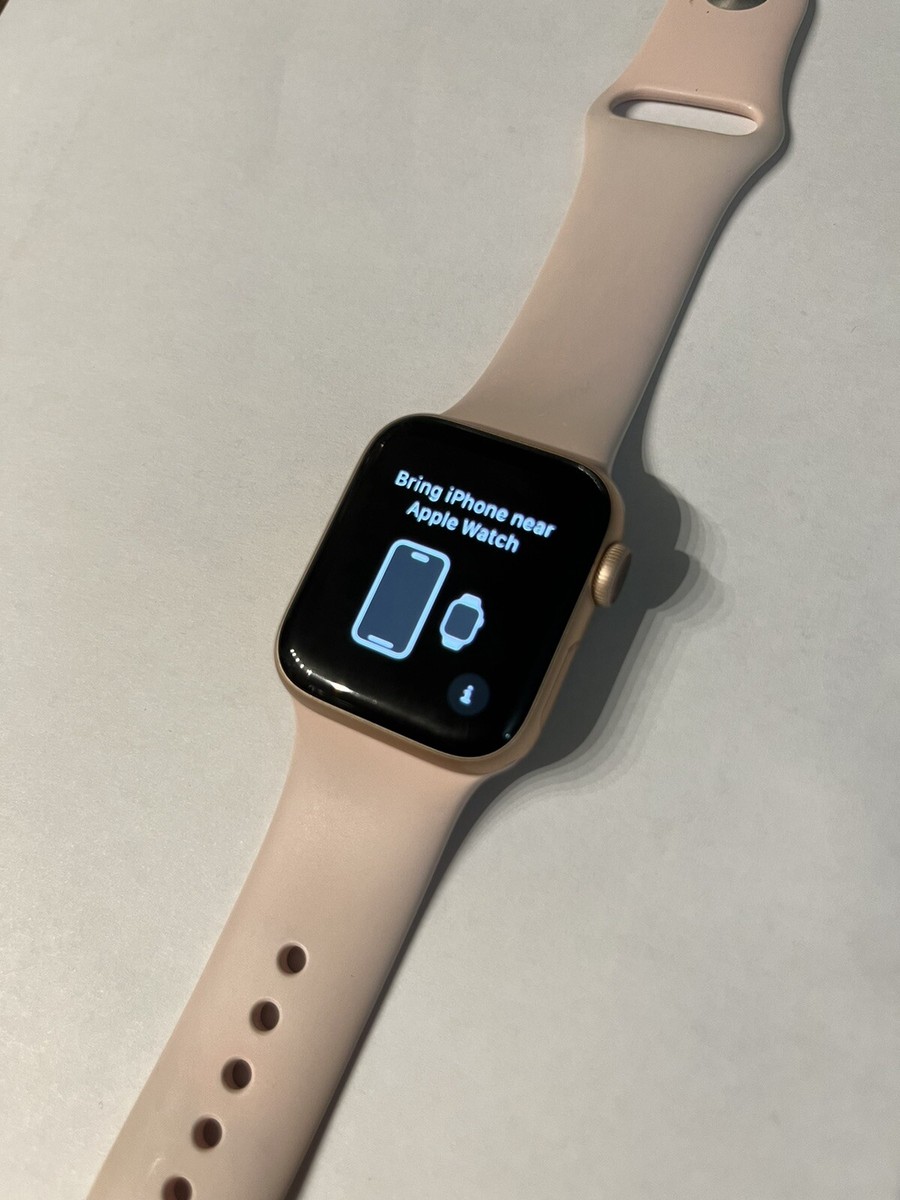 Apple Watch Series 5 40mm Rose Gold With Charging Chord And Extra