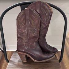 Vintage 1970s FRYE cowboy boots, Cognac leather, colorful embroidery, Women s 7B