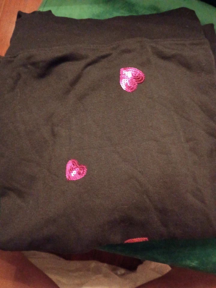 Sudadera Lane Bryant Negra Con Corazones Lentejuelas Rosa Cuello Redondo Talla 14/16 Nueva Foto 3 de 3