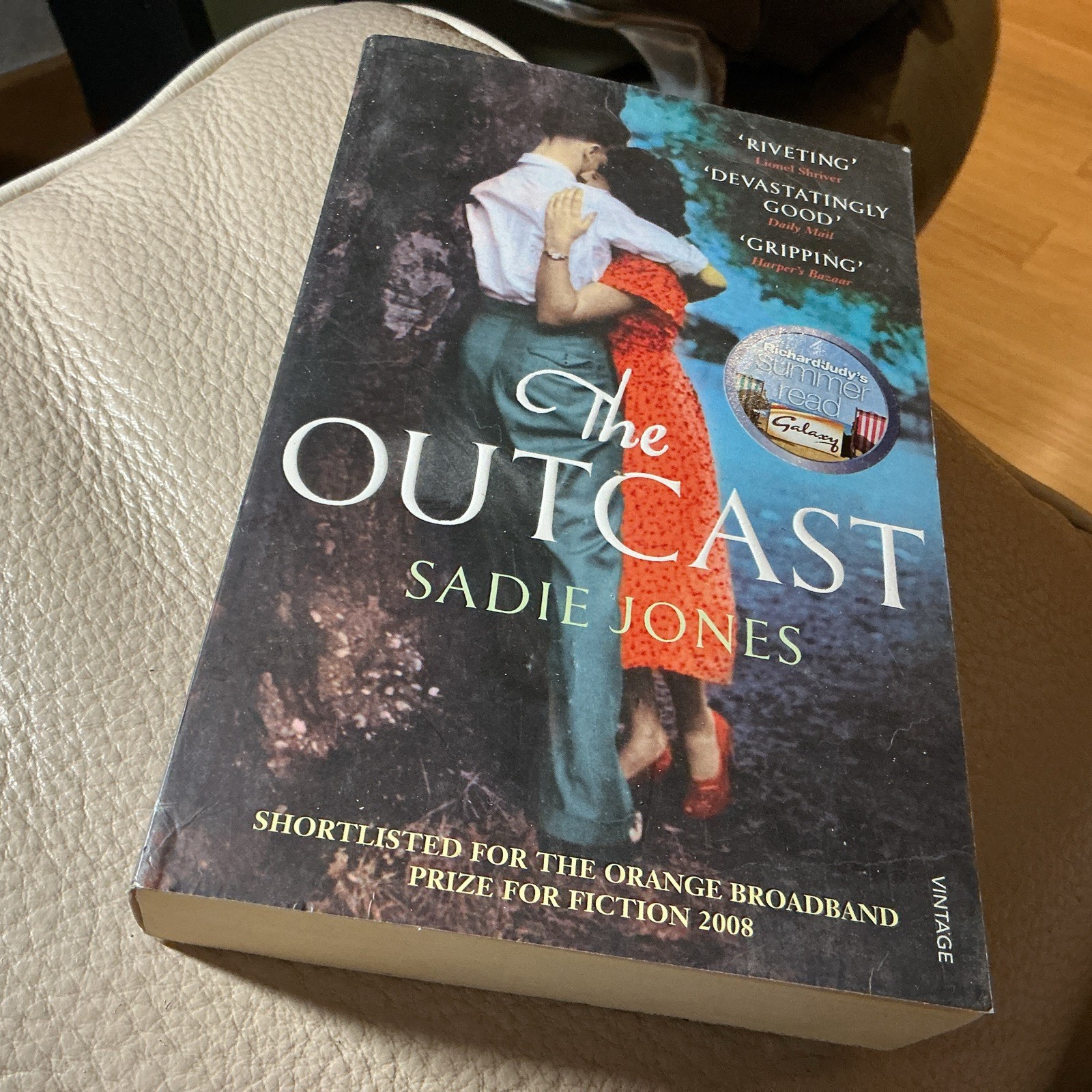 The outcast (Paperback)