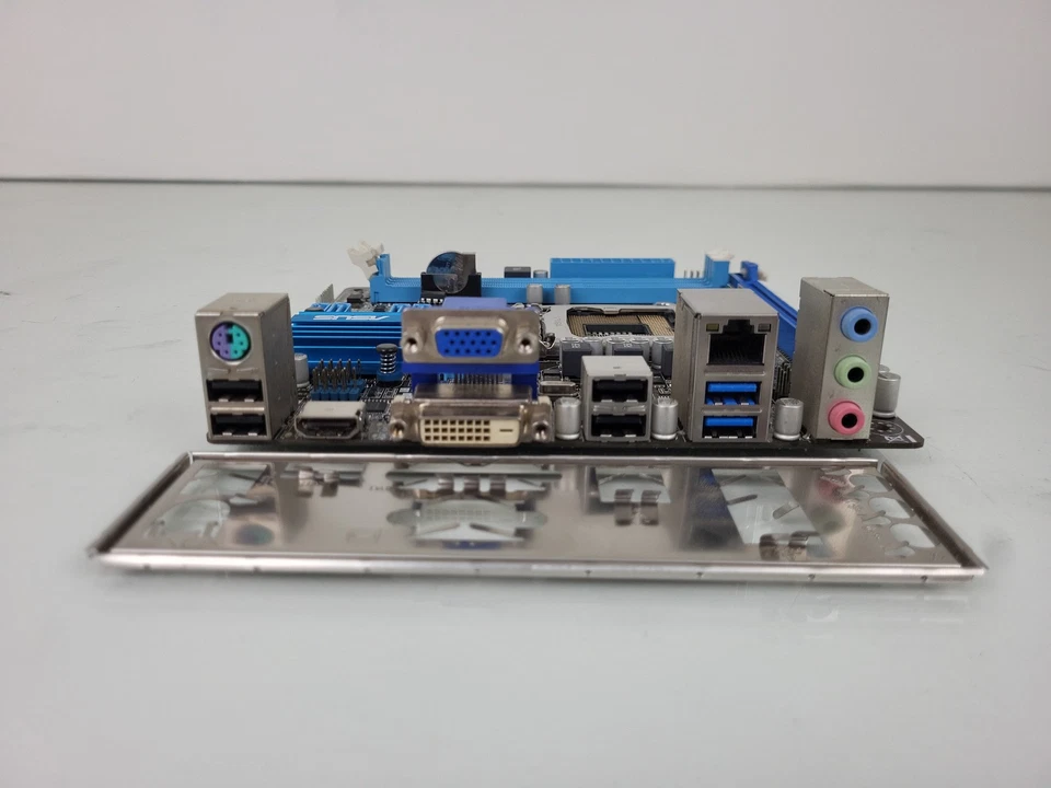 Asus P8H61-I Socket LGA1155 DDR3 Mini-ITX Desktop Motherboard With I/O Shield - Image 2 of 4