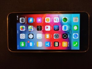 Apple iPhone 6 Plus - 64 Go - Gris Sidéral (Désimlocké)