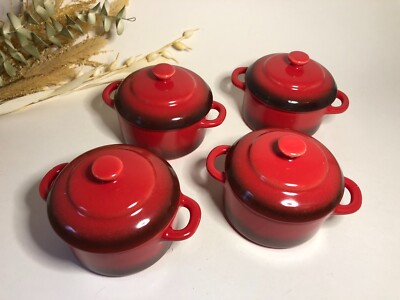 4er Set kleine rote Keramik Kochtöpfe mit Deckel der Marke Maït