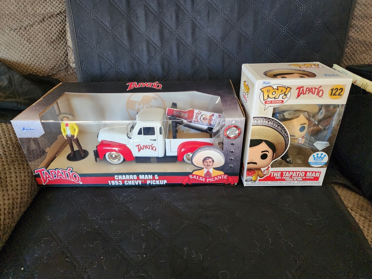 JADA Tapatío Charro Man Chevrolet C-10 Tapatio Day Of The Dead 1985 Chevy C10 w/Charro Man Figure