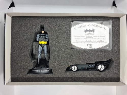 Corgi The Batman Chassis Art Collection 1950 Jokermobile & 2000 Batmobile Bundle - Picture 8 of 12