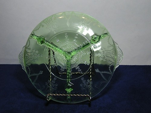Vintage Embossed Green Depression Vaseline Glass Handled Footed Divided Dish - Picture 2 of 6