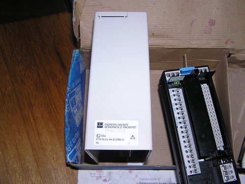New old stock - E+H MONO-R1A Monorack II 7HP 115/230VAC in open original box - Picture 7 of 8