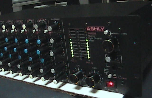 Mezclador en rack de ocho canales Ashly MM-508... ¡Raro de colección! Foto 2 de 4