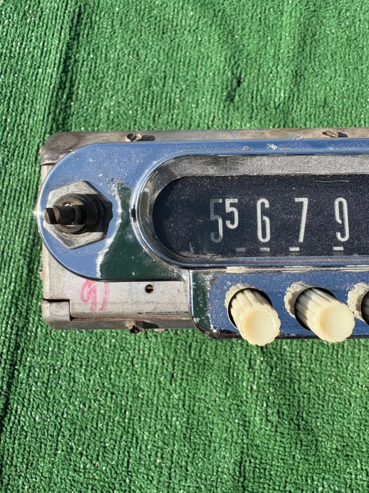 1949 Ford Deluxe Custom push button radio 49 Foto 4 de 4