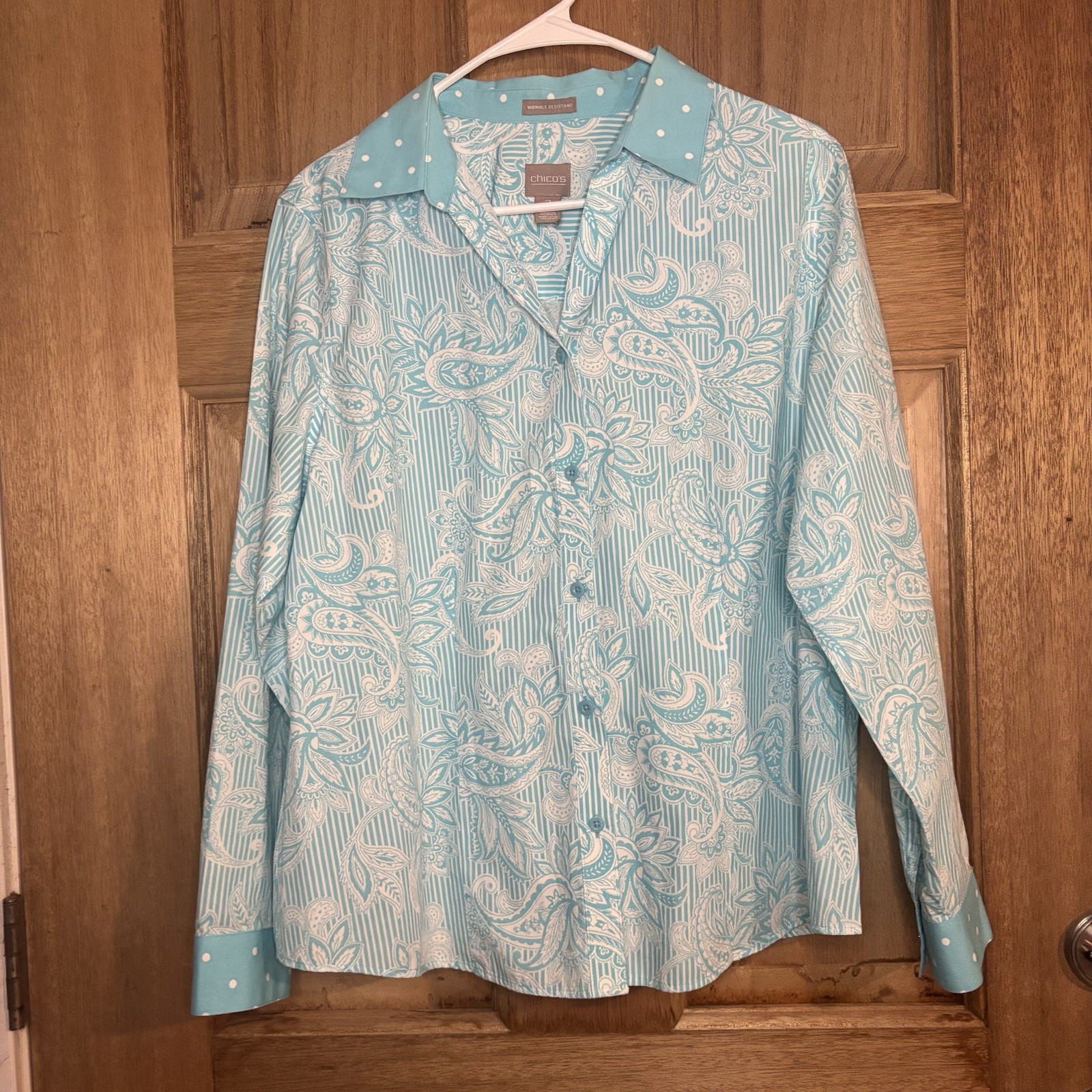 Chico's women’s Aqua Paisley button down shirt size 2