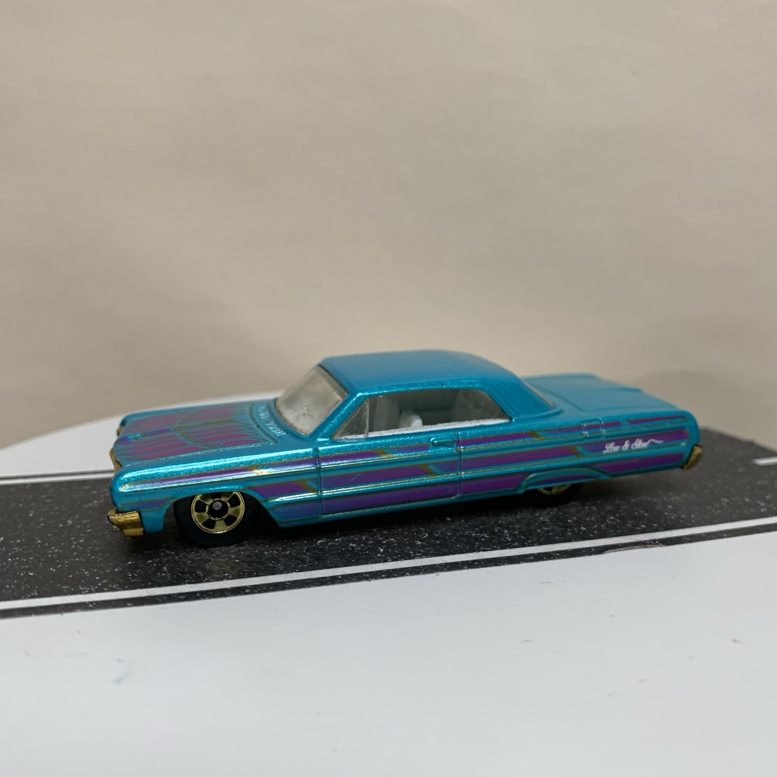 Hot Wheels Throwback Decades 60s ‘64 Chevy Impala 2-Door Blue w/Gold BW 1:64 NM
