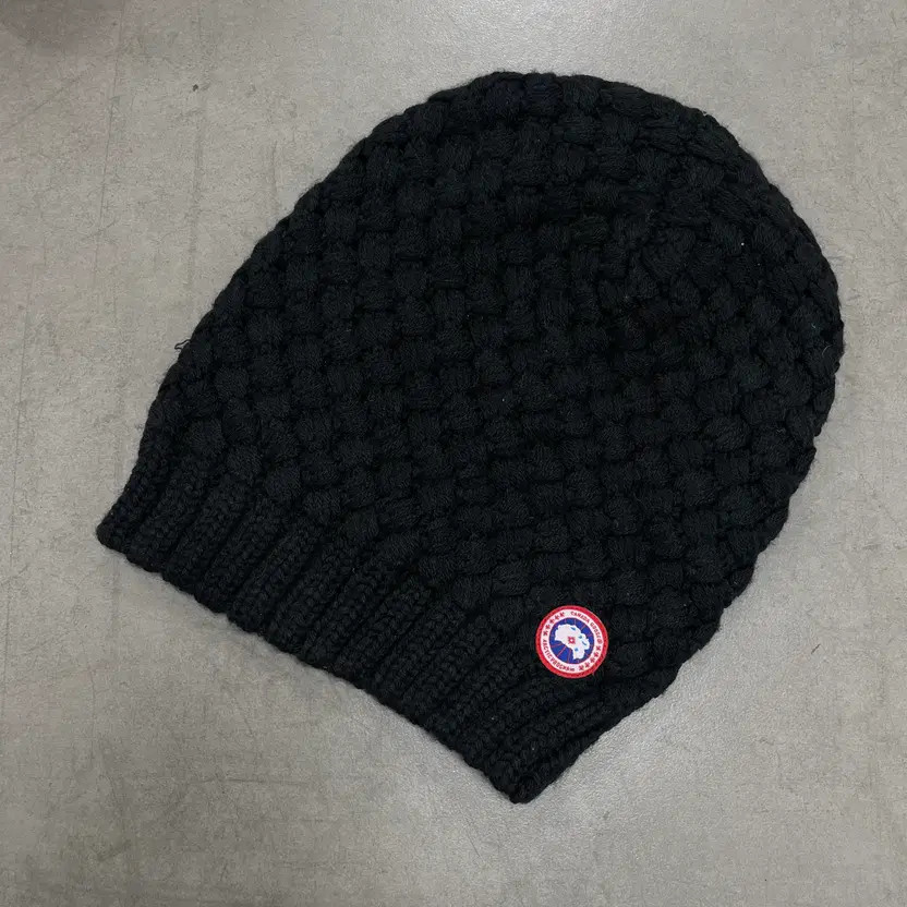 Canada Goose Beanie - One Size, Authentic, Lightly Used thumbnail 3