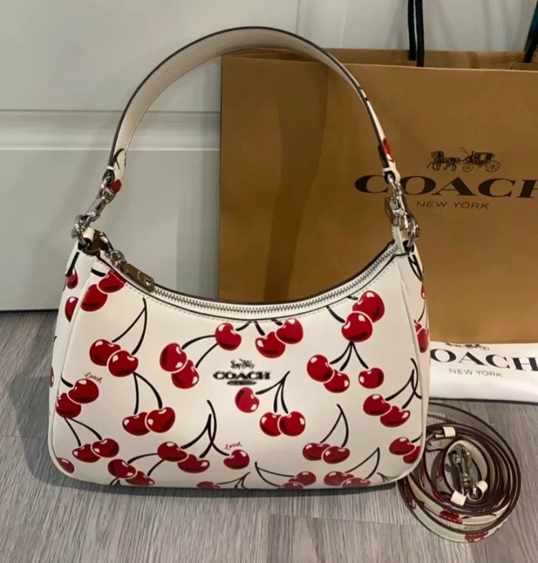 COACH Teri Hobo Bag in Cherry Print Chalk Multi CY696 Outlet NEW