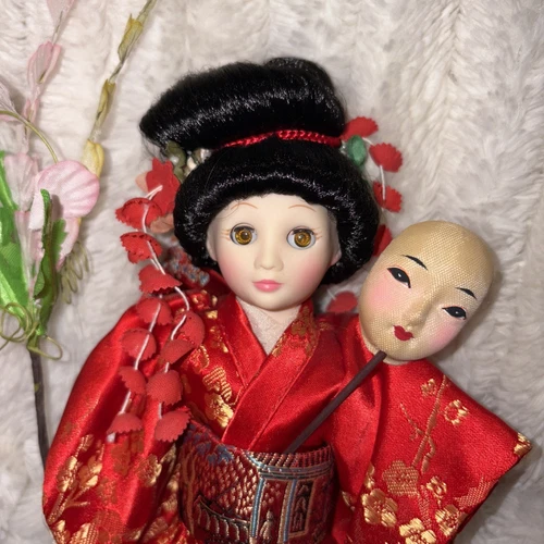 Vintage 1983 Suzanne Gibson Reeves International Japan, Traditional Outfit
