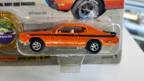 Johnny Lightning Muscle Cars USA 1970 Buick GSX In Orange Series 1 - Picture 2 of 3