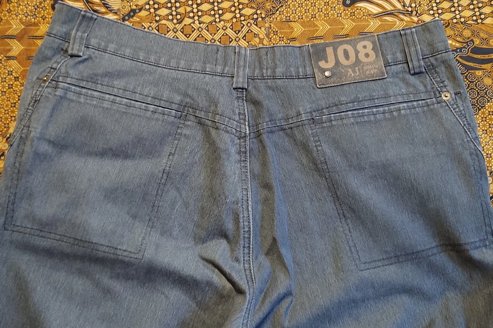 Pantalones de mezclilla Armani Collezioni J08 para hombre 38/30 relajados estilo lavado claro negros Foto 2 de 4