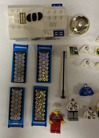 Vintage Lego Space Port 1999 Minifigures Pieces Parts