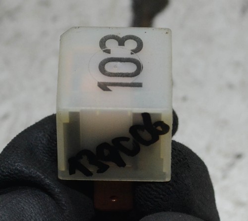 VW Golf 4 IV 1J Bj 01 1,9 TDI ASV 81KW Relais 103 - Vorglührelais #139006-G657