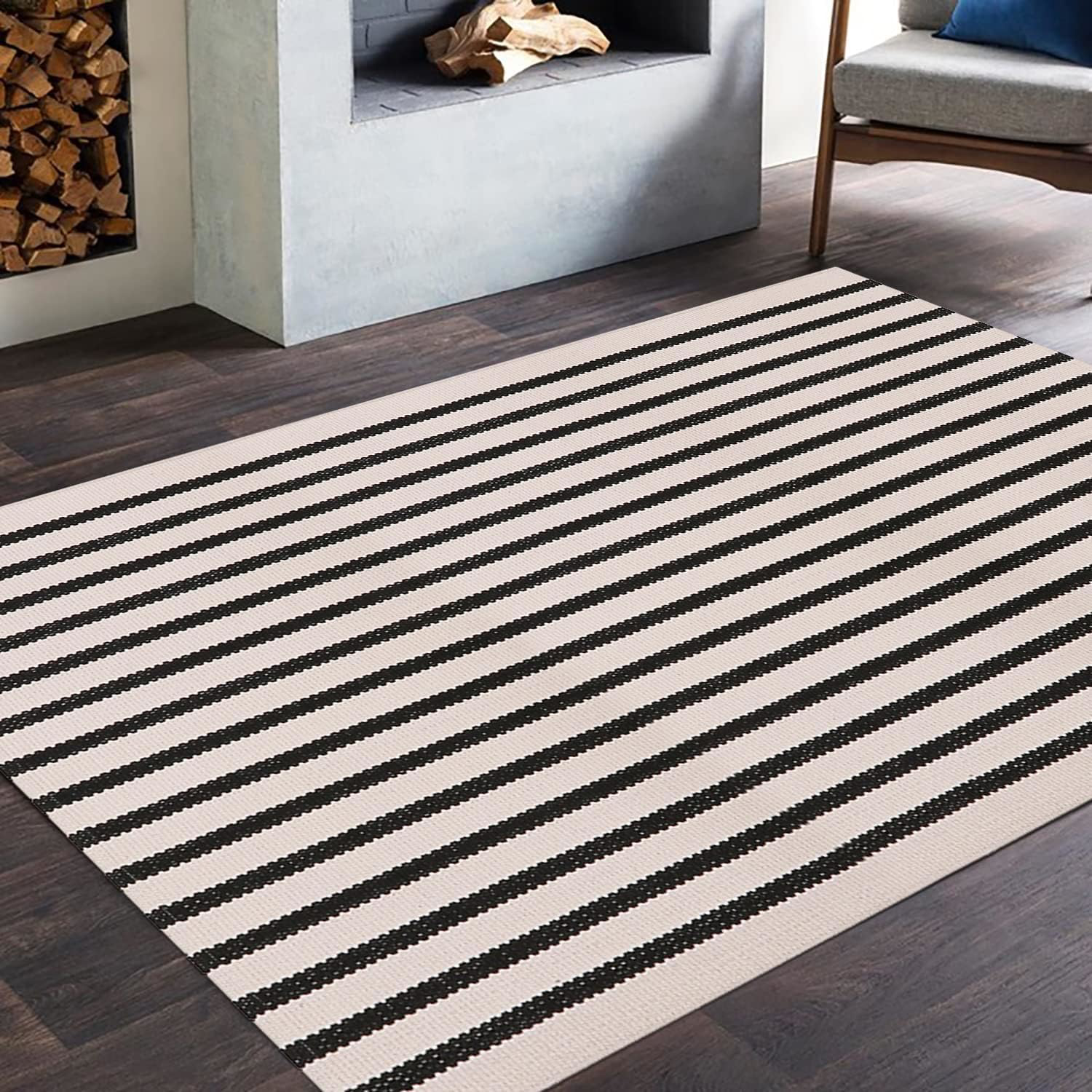 3x5 Black And White Rugnull