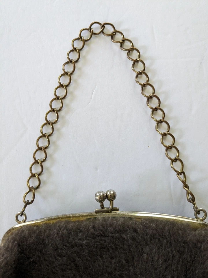 Cartera de Colección Años 60 Piel Sintética Felpa Mod Groovy Bolso de Mano Latón Cadena Mango Cierre Gris Foto 3 de 4