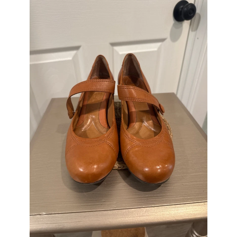 Tacones de bloque Mary Jane de cuero marrón Nurture talla 8M Foto 3 de 4