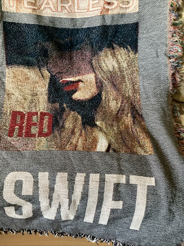 Taylor Swift - 4 Album Woven Throw Blanket - Debut, Fearless, Speak Now, RED - Picture 4 of 8
