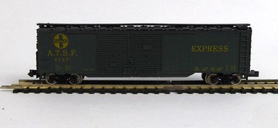 MRC Spur N #4157 -- 50' Dbl Door Box Car -- Güterwagen -- Box Car