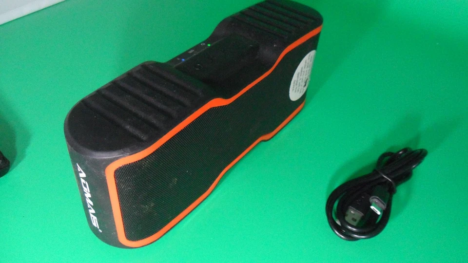 AOMAIS Sport II Portable Wireless Bluetooth Loud Speaker Waterproof Rich Bass - Image 3 of 4