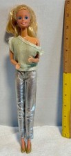 Vintage 1985 Mattel Magic Moves Barbie 2126  Pictured Outfit  Shoes