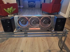 Emerson MS3105 Triple CD Player AM FM Radio 