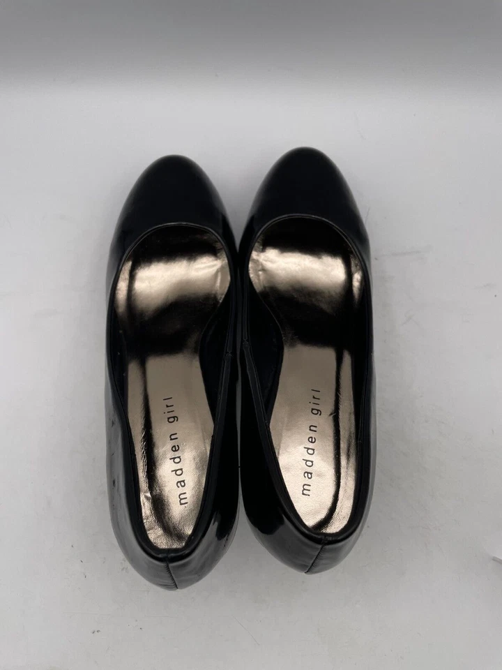 Madden Girl High Heel Pump Shoes Women's Sz 9 Black Almond Toe Patent Leather - Image 4 of 4