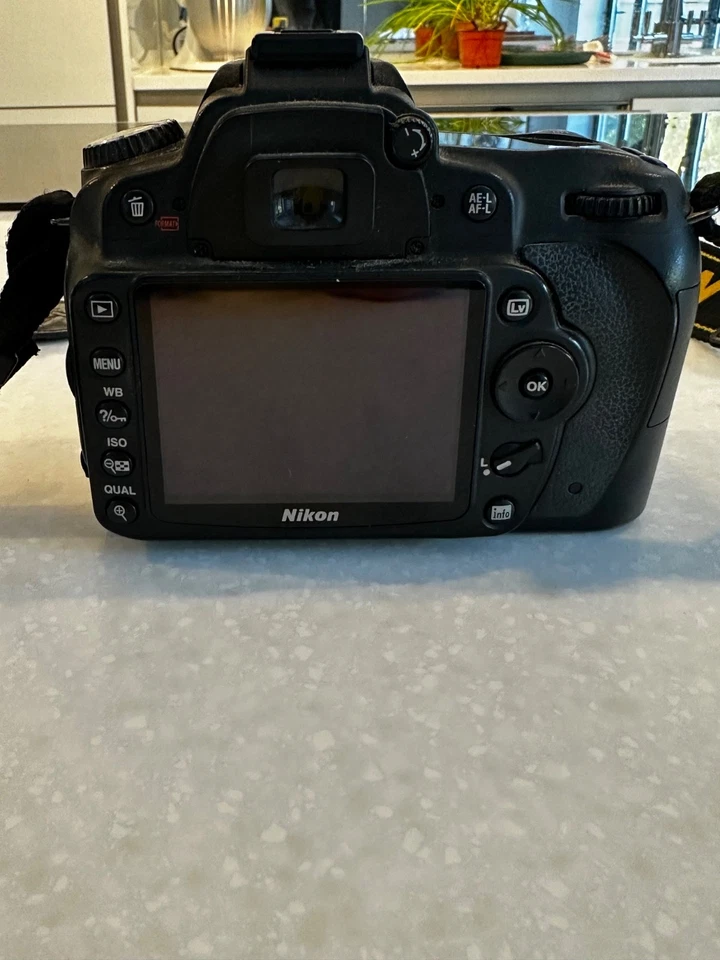 Nikon D90, photo 1 of 4