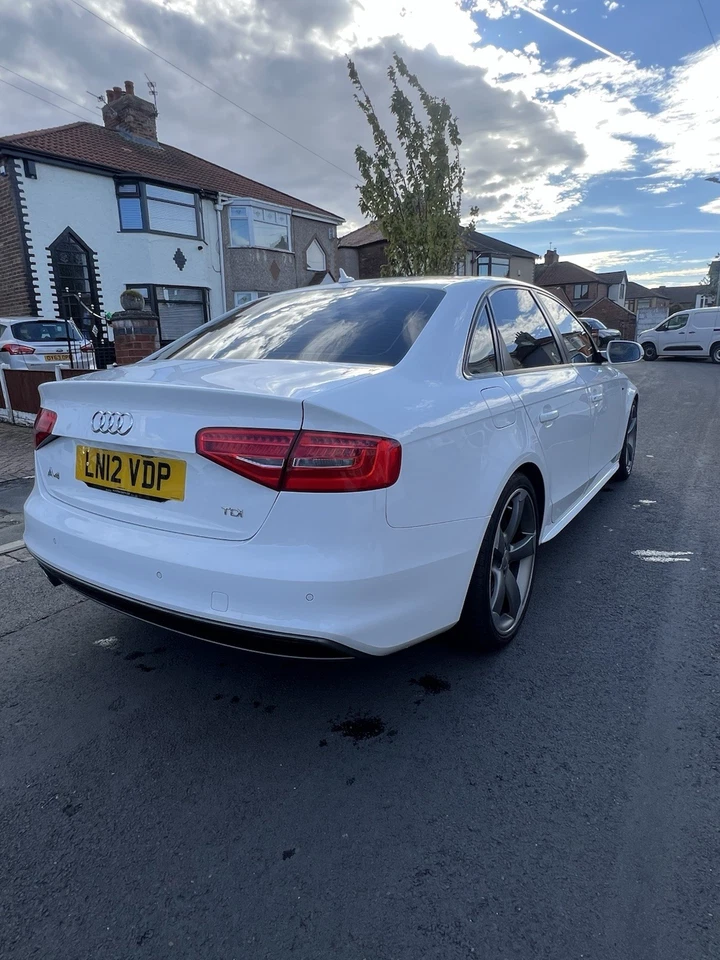 Audi A4 B8.5 S Line Black Edition 2.0Tdi Auto - Image 4 of 4
